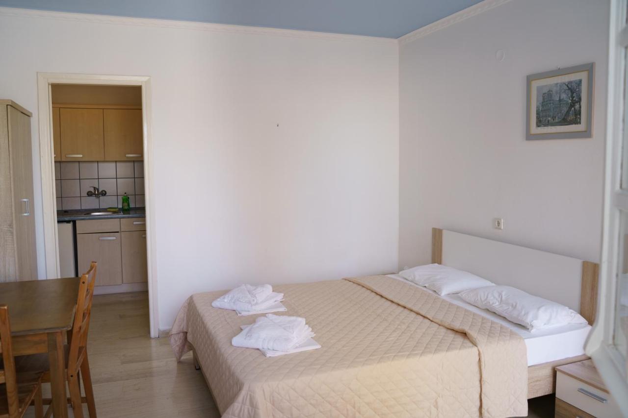 Sigma Hotel Paralia Vrachou Exterior photo